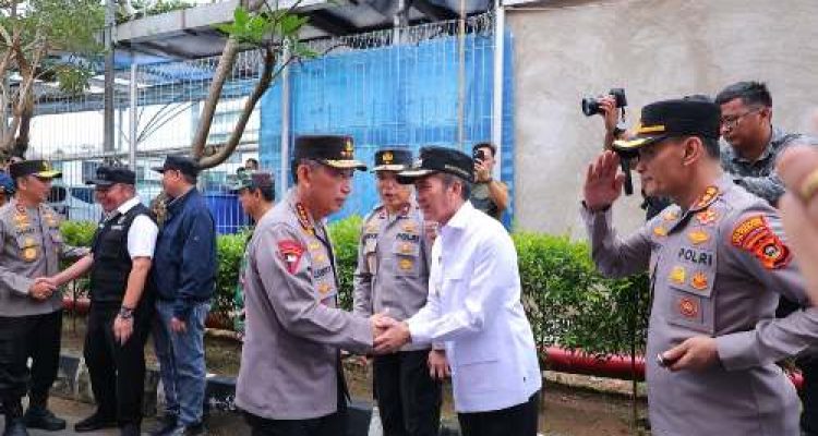 Kapolri Pimpin Apel 5.000 Ojol dan Buruh di Palembang, Wali Kota Ratu Dewa Ingatkan Warga Waspada Jelang Mudik Lebaran
