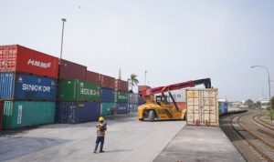 Respons Pertumbuhan Industri Konsumsi Nasional, KAI Logistik Tambah Kapasitas Angkut Kontainer. Foto: viralsumsel.com