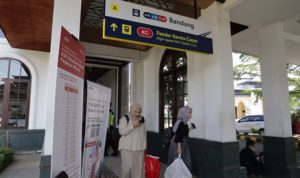 Stasiun Bandung Tingkatkan Pelayanan, Akses Penumpang KA Feeder Whoosh Dipusatkan ke Sisi Utara Stasiun. Foto : viralsumsel.com