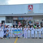 Tanamkan Nilai Berbagi, Anak-Anak TK Al-Hafiz Palembang Bagikan Takjil