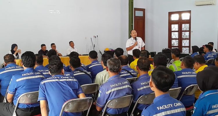 Tingkatkan Standar Pelayanan Kebersihan saat Angleb, KAI Services Gelar Pembinaan Petugas Cleaning di Regional Yogyakarta. Foto : viralsumsel.com