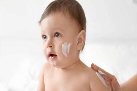 5 Kandungan Penting dalam Skincare Bayi yang Wajib Diperhatikan Orang Tua. Foto: viralsumsel.com