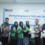 Peduli Perjuangan Lady Ojol Jabodetabek, BRI Finance Bagikan Sembako dan THR. Foto: viralsumsel.com