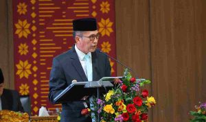 Paripurna DPRD Palembang, Wali Kota Ratu Dewa Jawab Pemandangan Umum Fraksi LKPJ 2025