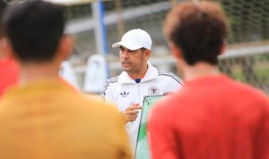 Sumsel United melakukan evaluasi menyeluruh jelang menghadapi FC Bekasi City di Stadion Jakabaring. Pelatih Nilmaizar fokus perbaiki mental, taktik, dan konsistensi tim usai dua kekalahan beruntun.