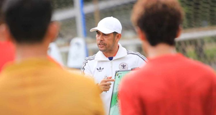 Sumsel United melakukan evaluasi menyeluruh jelang menghadapi FC Bekasi City di Stadion Jakabaring. Pelatih Nilmaizar fokus perbaiki mental, taktik, dan konsistensi tim usai dua kekalahan beruntun.