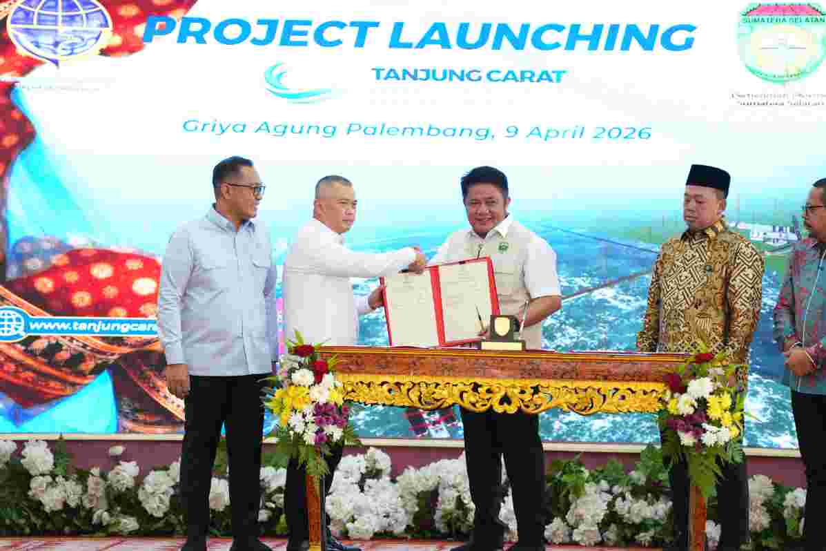 Gubernur Herman Deru menargetkan Pelabuhan Tanjung Carat Sumsel beroperasi 2028. Proyek strategis ini digadang jadi penggerak ekonomi dan solusi logistik nasional