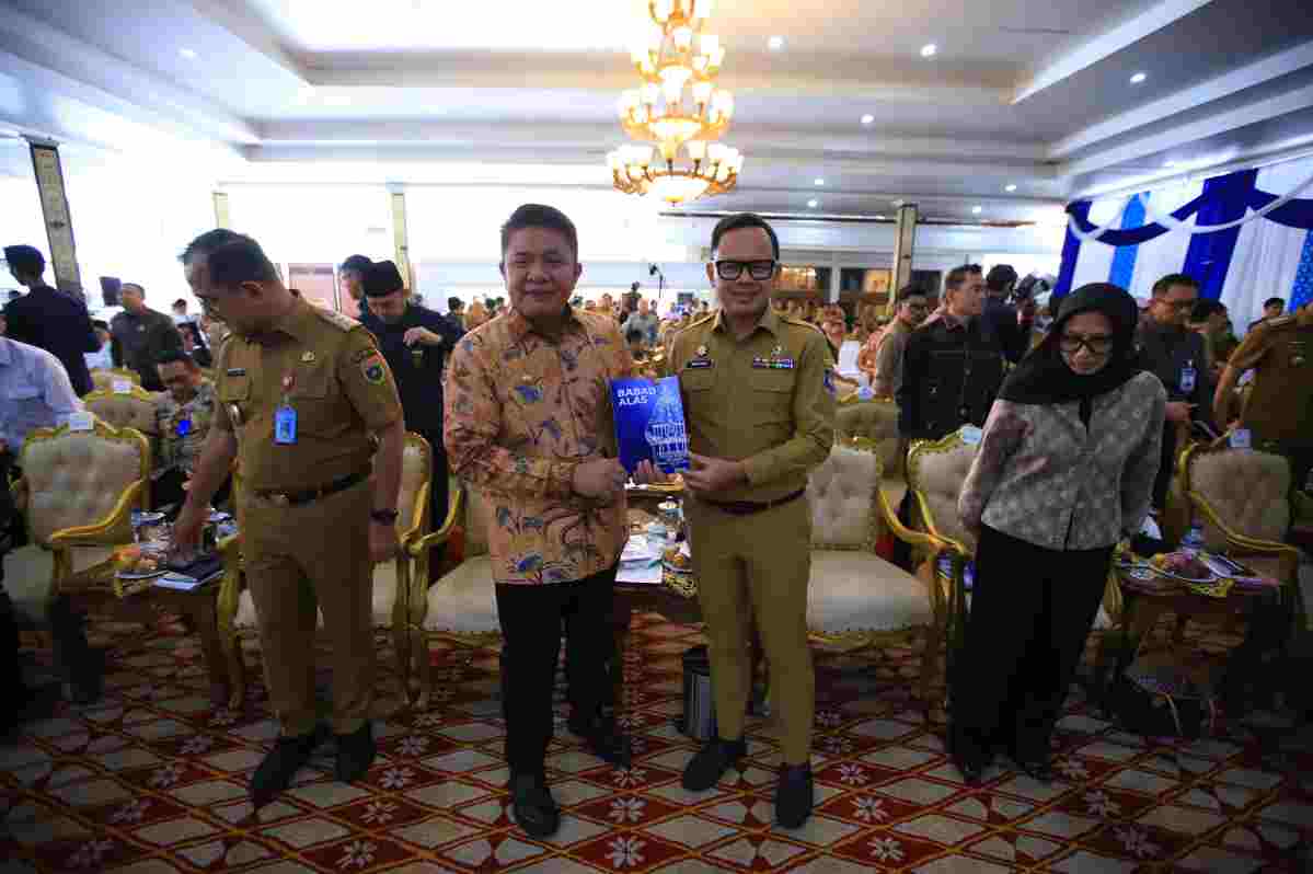 Gubernur Herman Deru menegaskan pentingnya sinkronisasi pembangunan pusat dan daerah dalam Musrenbang RKPD Sumsel 2026 di Palembang.