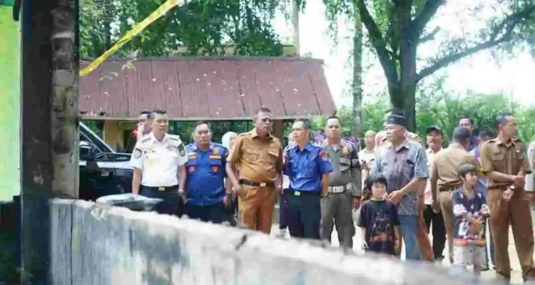 Wali Kota H. Arlan Tinjau Lokasi Kebakaran di Makam Puyang Gunung Ibul, Pastikan Penanganan Cepat dan Kondusif