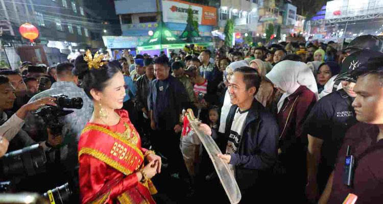 Ratu Dewa dan Herman Deru Resmikan CFN Atmo, Ribuan Warga Padati Jalan Kolonel Atmo Palembang