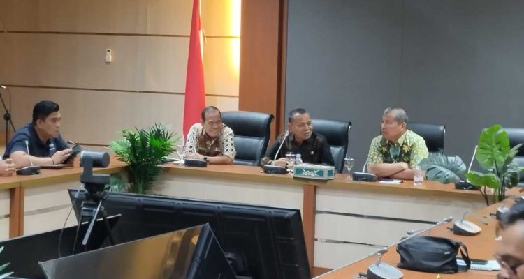 Sekda Baru Lahat Izromaita Pimpin Rapat Perdana, Tekankan Sinergi OPD