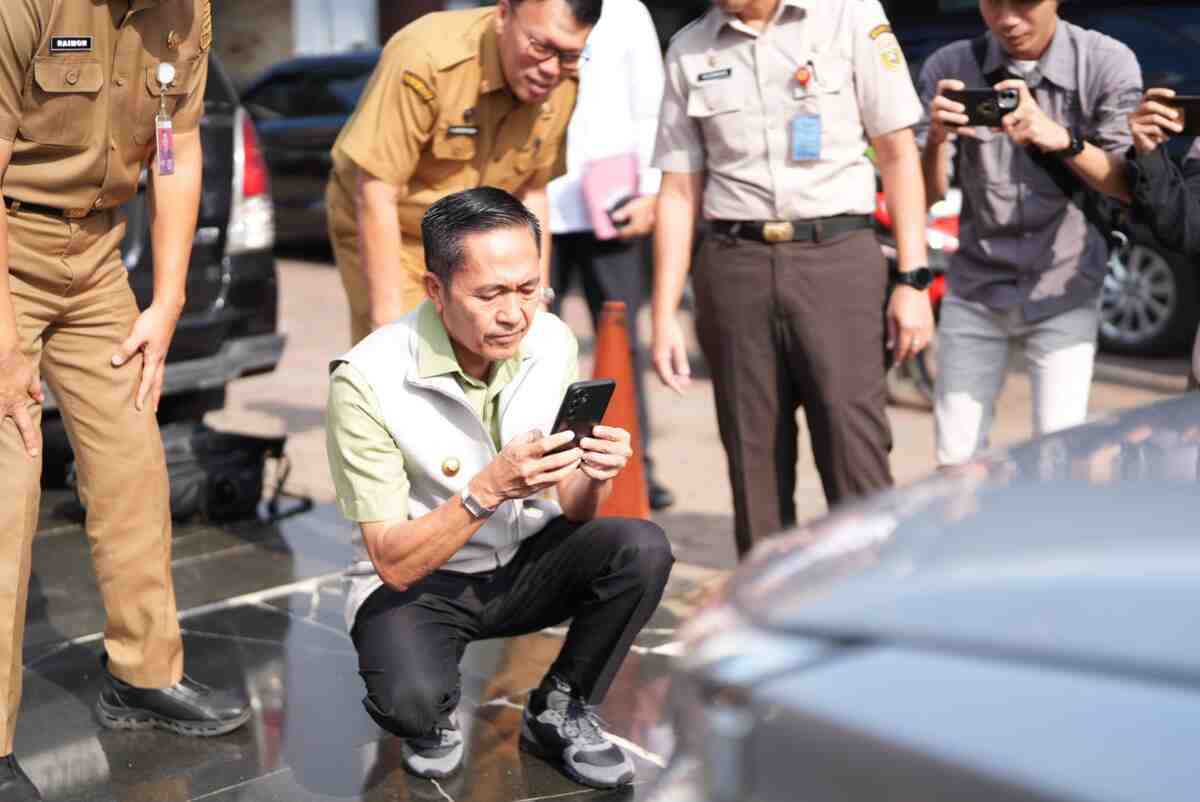 Sidak Parkir di Halaman Setda, Wali Kota Ratu Dewa Temukan Kendaraan Nunggak Pajak Hingga 11 Tahun