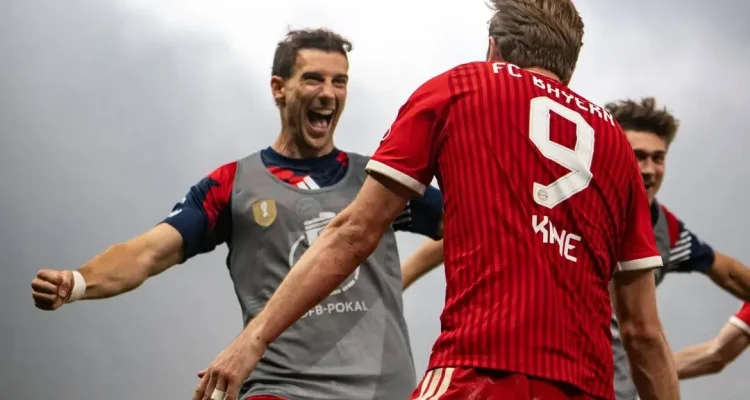 Bayern Muenchen Juara DFB-Pokal 2025/2026, Harry Kane Cetak Hattrick dan Sempurnakan Dominasi Die Roten