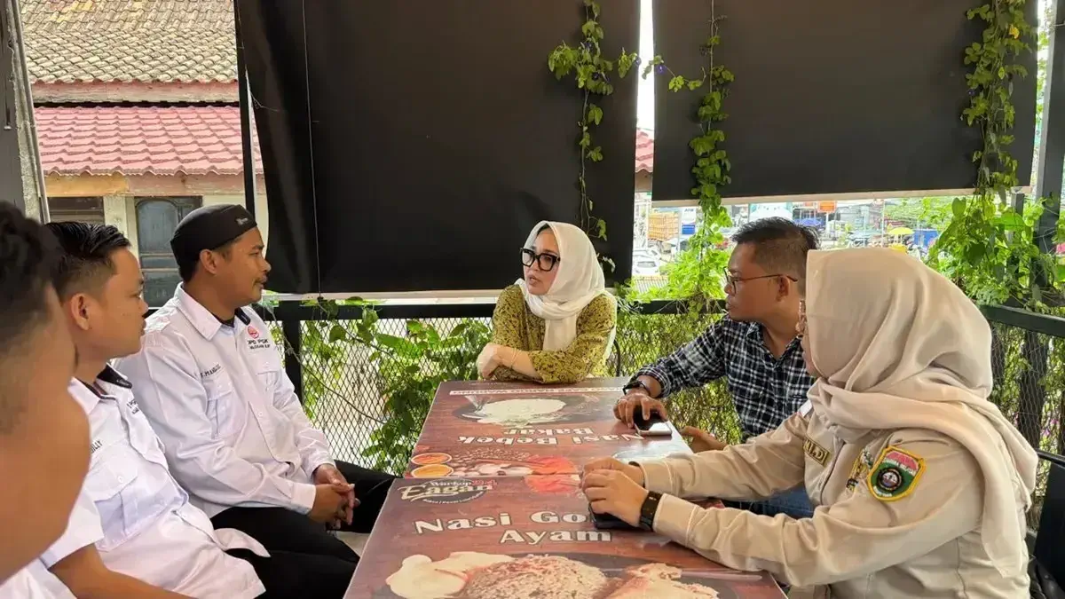 Warga Ogan Ilir Mengadu ke Anggota DPD RI Hj Eva Susanti, Keluhkan Dugaan Polusi Udara dari PT SPF
