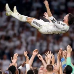 Real Madrid Tutup Musim dengan Kemenangan Dramatis, Bernabeu Haru Lepas Dani Carvajal dan David Alaba