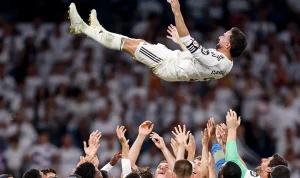 Real Madrid Tutup Musim dengan Kemenangan Dramatis, Bernabeu Haru Lepas Dani Carvajal dan David Alaba