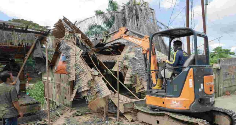Satpol PP Palembang Bongkar Pondok Liar di DAS Sungai Udang Jakabaring, Bangunan Disebut Berulang Kali Berdiri Kembali