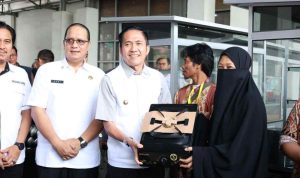 Wako Ratu Dewa dan Kejari Palembang Beri Bantuan Gerobak Bakso untuk Eks Napiter, Dorong Kemandirian dan Hilangkan Stigma Sosial