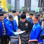 Gubernur Herman Deru Temui Massa PMII, Tegaskan Komitmen Transparansi Anggaran dan Perbaikan Infrastruktur