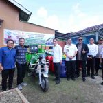 Ratu Dewa Serahkan Bantuan untuk 25 Bank Sampah Aktif di Palembang
