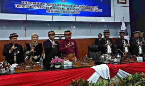 Gubernur Herman Deru Hadiri Sidang Paripurna HUT ke-157 Kabupaten Lahat, Tegaskan Komitmen Bangun SDM Unggul Gubernur Herman Deru Hadiri Sidang Paripurna HUT ke-157 Kabupaten Lahat, Tegaskan Komitmen Bangun SDM Unggul
