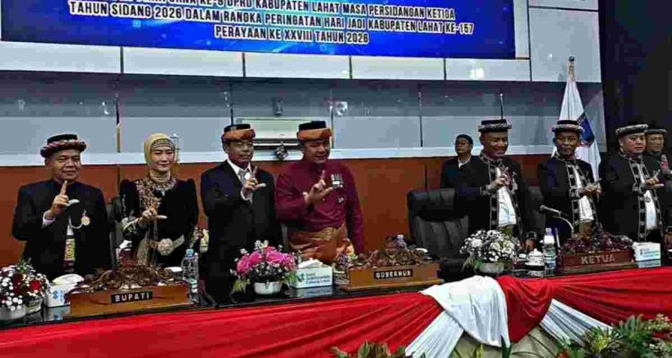 Gubernur Herman Deru Hadiri Sidang Paripurna HUT ke-157 Kabupaten Lahat, Tegaskan Komitmen Bangun SDM Unggul