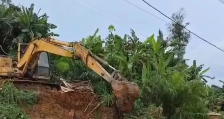 Jalan Rusak di Muba Diperbaiki Massal, Pemerintah hingga Warga Bersatu Pulihkan Akses Desa
