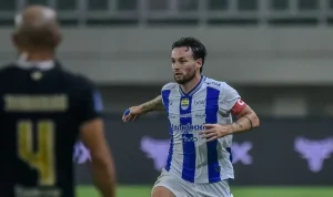 Marc Klok Tegaskan Persib Belum Boleh Euforia, Fokus Kejar Hattrick Juara