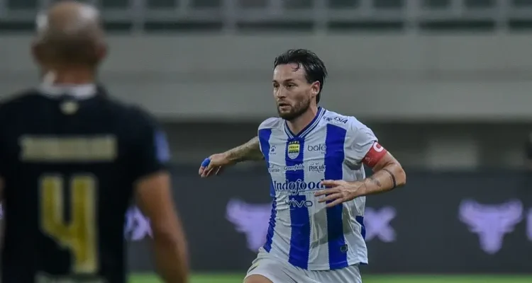 Marc Klok Tegaskan Persib Belum Boleh Euforia, Fokus Kejar Hattrick Juara