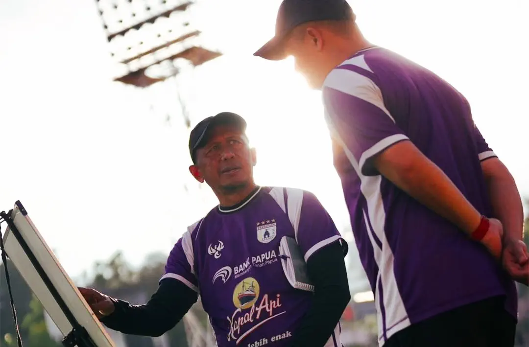 Lima Pelatih Bersaing Rebut Gelar Best Coach Pegadaian Championship 2025/26