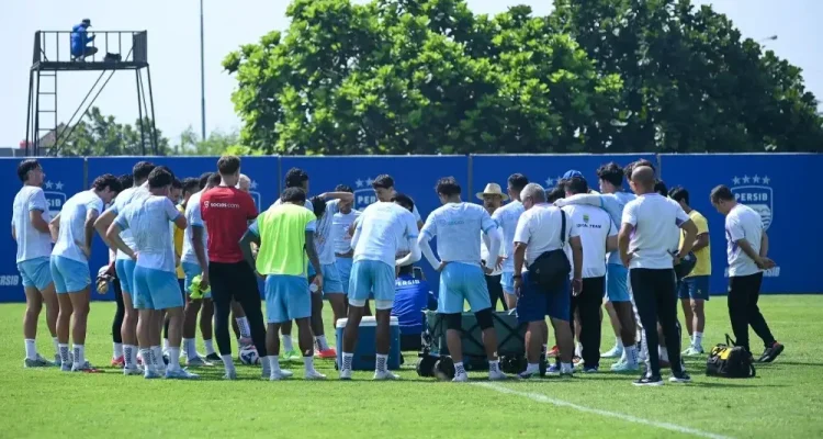 Persib Bandung Siapkan Strategi Khusus Hadapi PSM Makassar di Laga Penentuan Gelar