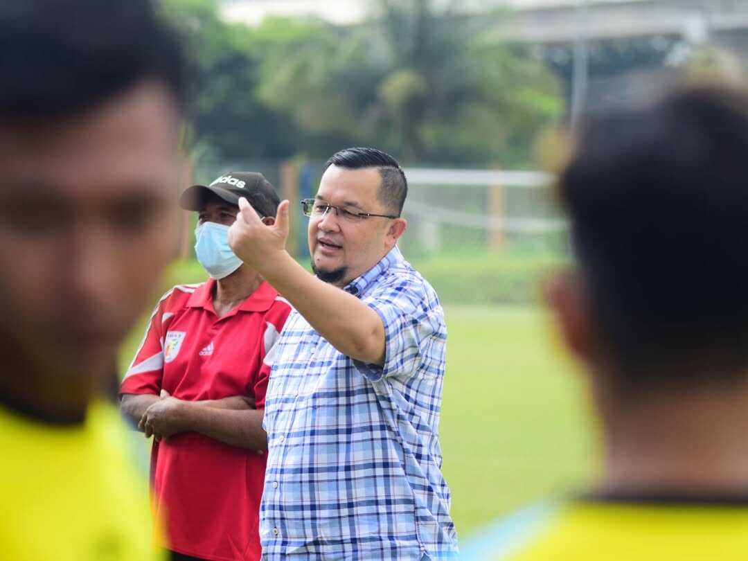 Dr H Hendri Zainuddin Mencuat di Bursa Ketua PSSI Sumsel 2026