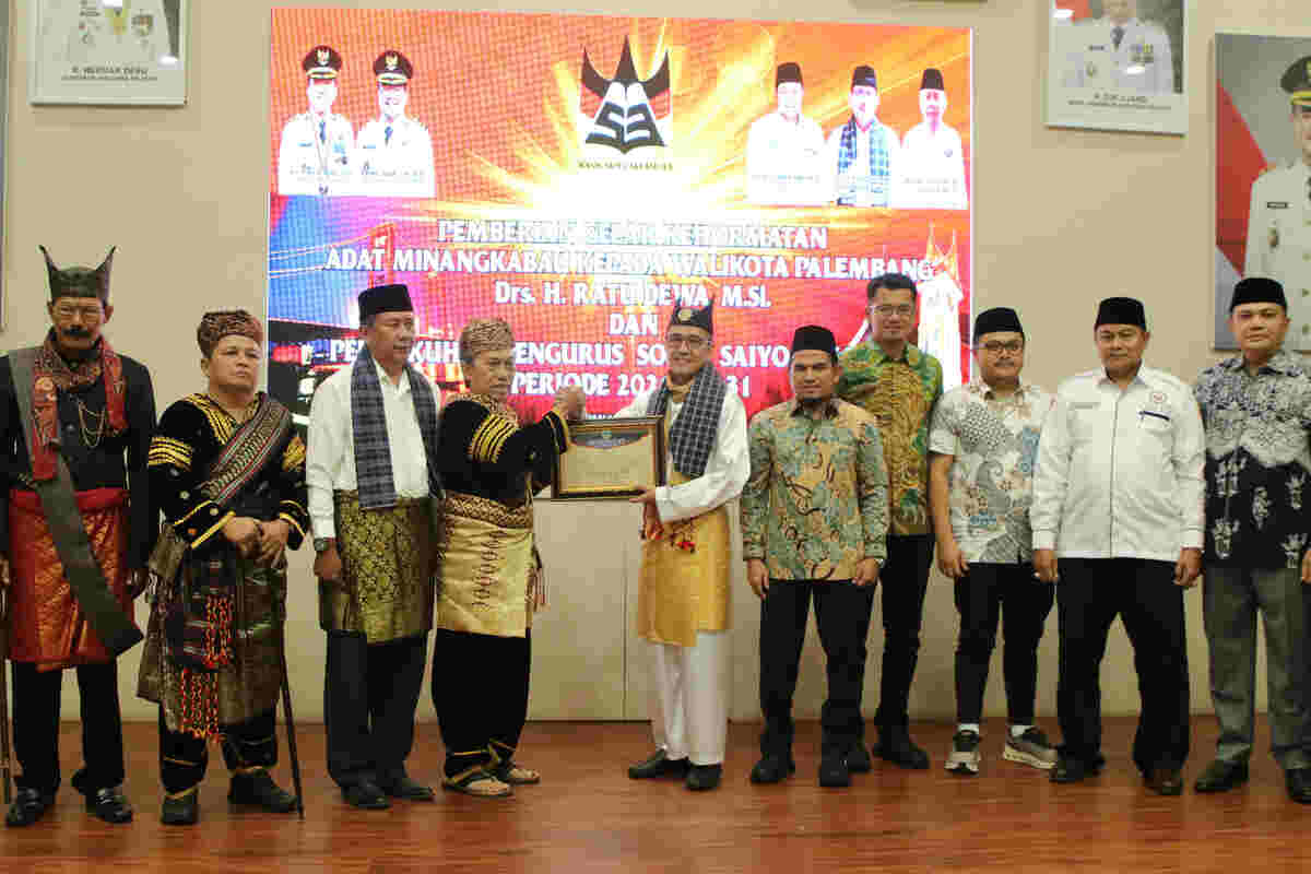 Ratu Dewa Terima Gelar Adat Minangkabau “Sutan Malin Batuah”, Simbol Kehormatan dan Amanah Moral