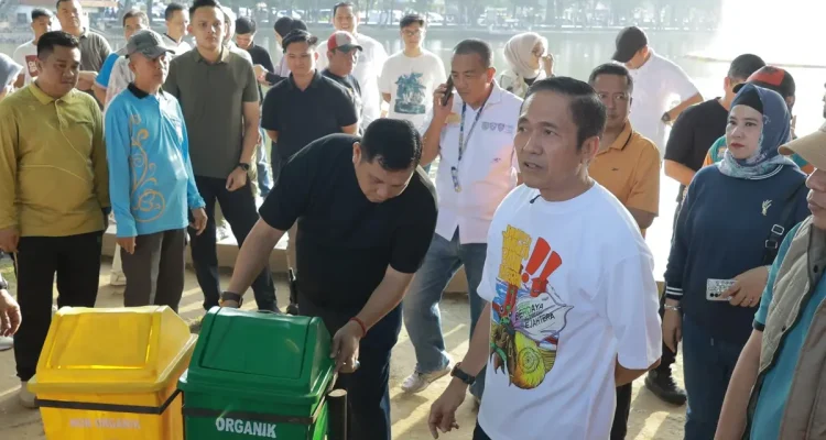 Palembang Berlakukan Denda dan Sanksi Sosial bagi Pembuang Sampah Sembarangan