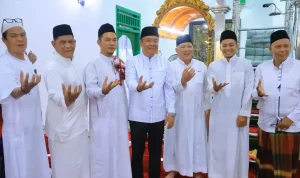 Wagub Sumsel Cik Ujang Safari Jumat di Masjid Al-Ikhlas, Salurkan Bantuan dan Siapkan Hewan Kurban Wagub Sumsel Cik Ujang Safari Jumat di Masjid Al-Ikhlas, Salurkan Bantuan dan Siapkan Hewan Kurban