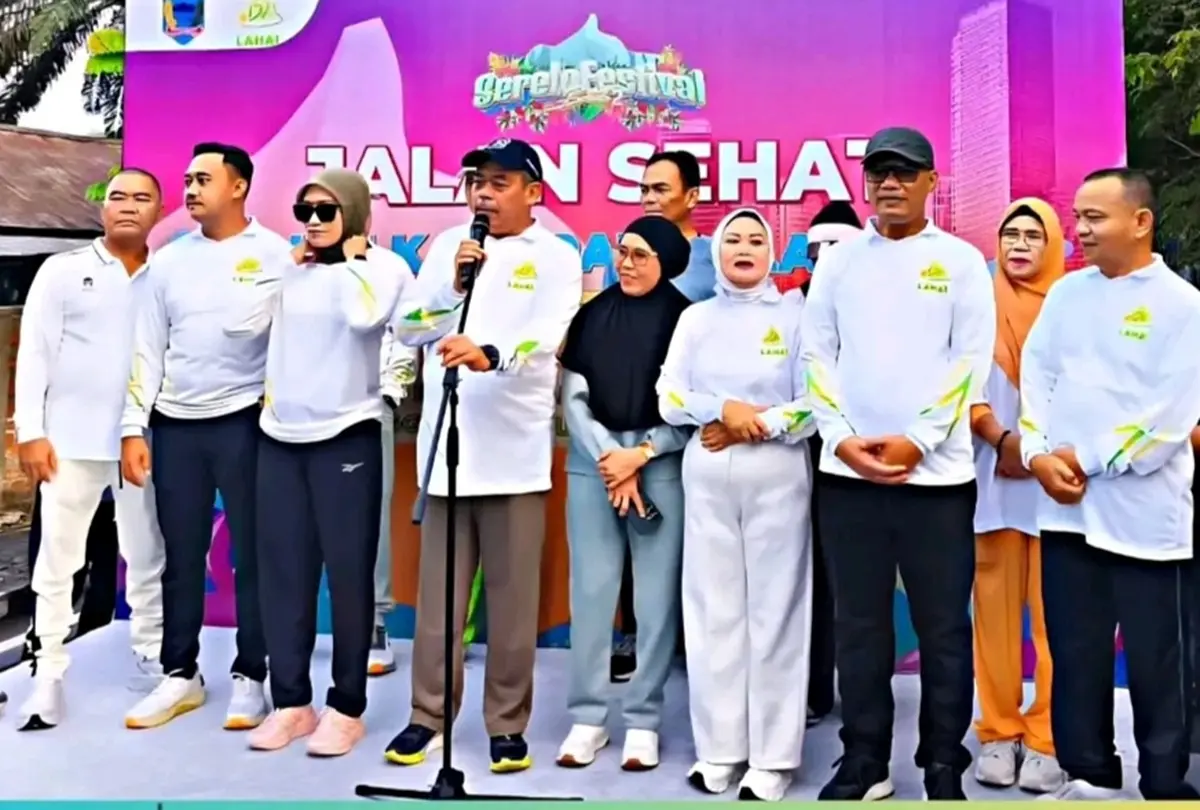 Bupati dan Wabup Lahat Resmi Lepas Jalan Santai HUT ke-157, Ribuan Warga Padati Seganti Setungguan