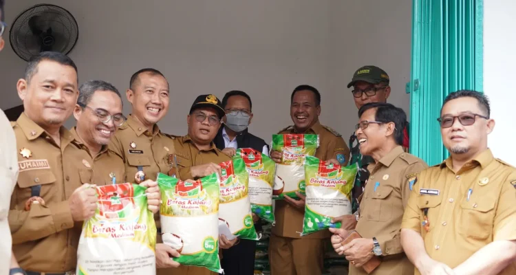 Gelar Pasar Murah, Pemkab OKI Intervensi Harga Sembako Jelang Idul Adha