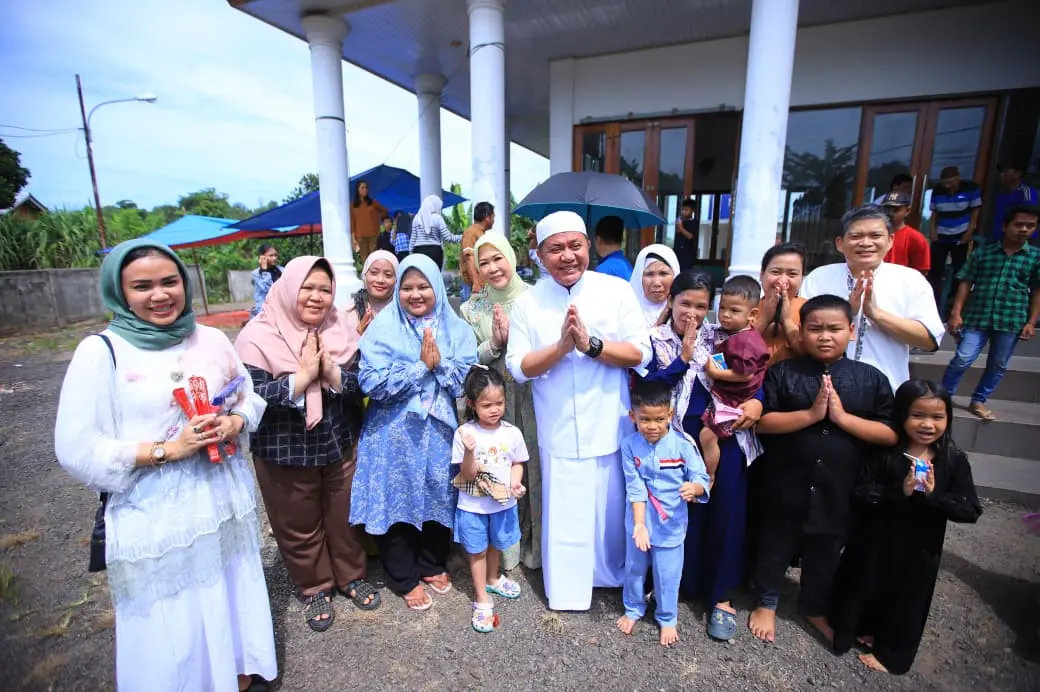 Gubernur Herman Deru Serahkan Hewan Kurban, Ziarah Keluarga hingga Kunjungi Wisata Religi Al Quran Raksasa di Hari Raya Idul Adha
