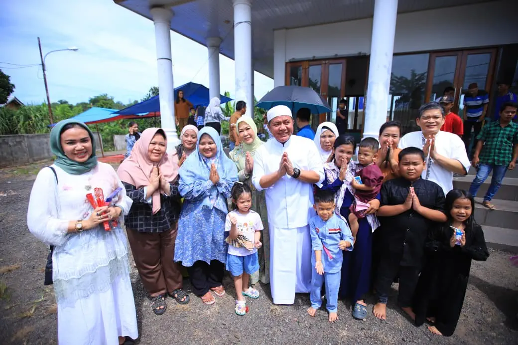 Gubernur Herman Deru Serahkan Hewan Kurban, Ziarah Keluarga hingga Kunjungi Wisata Religi Al Quran Raksasa di Hari Raya Idul Adha