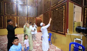 Gubernur Herman Deru Serahkan Hewan Kurban, Ziarah Keluarga hingga Kunjungi Wisata Religi Al Quran Raksasa di Hari Raya Idul Adha Gubernur Herman Deru Serahkan Hewan Kurban, Ziarah Keluarga hingga Kunjungi Wisata Religi Al Quran Raksasa di Hari Raya Idul Adha