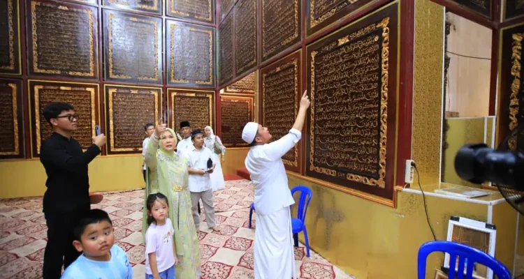 Gubernur Herman Deru Serahkan Hewan Kurban, Ziarah Keluarga hingga Kunjungi Wisata Religi Al Quran Raksasa di Hari Raya Idul Adha