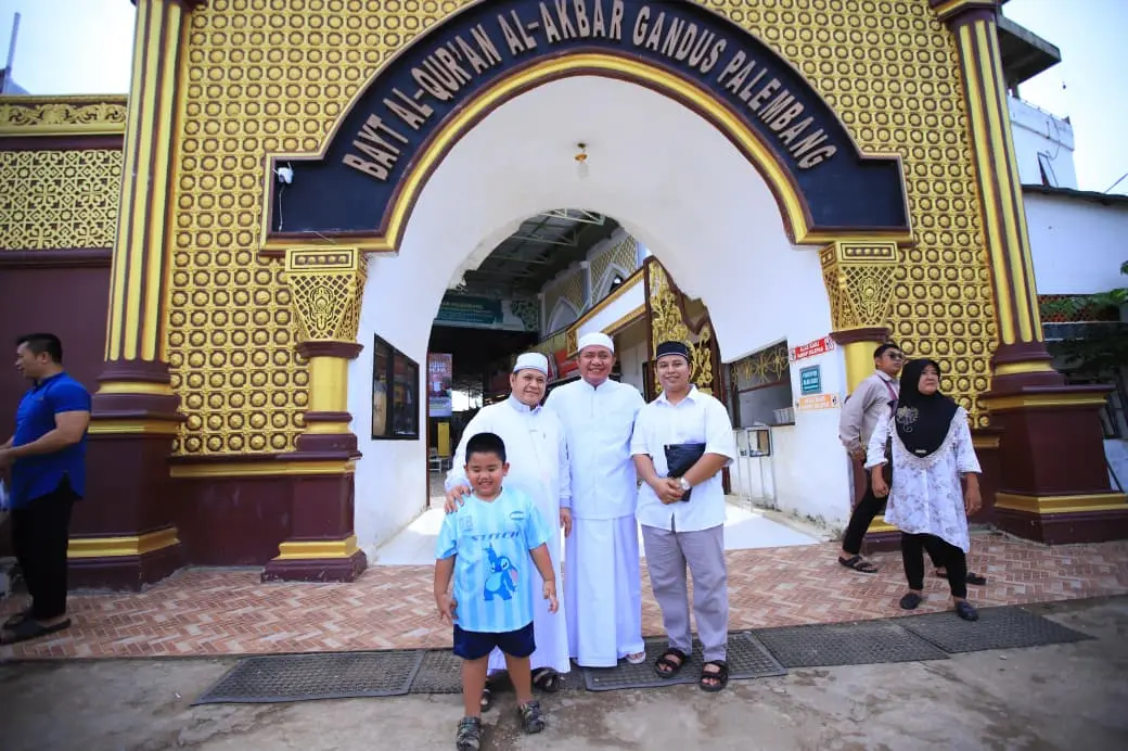 Gubernur Herman Deru Serahkan Hewan Kurban, Ziarah Keluarga hingga Kunjungi Wisata Religi Al Quran Raksasa di Hari Raya Idul Adha