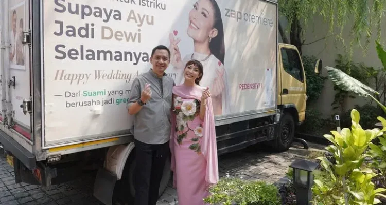 Doa Sederhana Regi Datau di Anniversary Pernikahan ke-14, Ingin Ayu Dewi Tetap Bahagia dan Percaya Diri