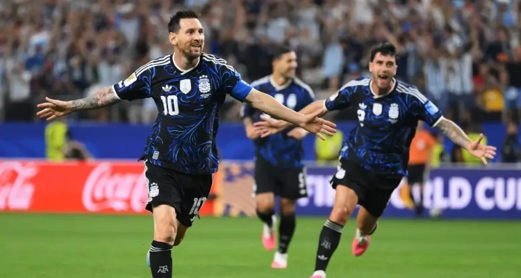 Rekor Baru Messi! Argentina Sapu Bersih Fase Grup dengan Kemenangan Meyakinkan
