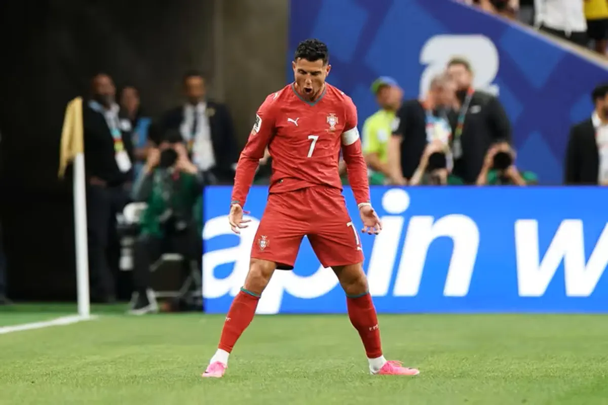Cristiano Ronaldo Pecahkan Rekor Baru! Masuk Daftar Pencetak Gol Tertua Sepanjang Sejarah Piala Dunia, Hanya Kalah dari Roger Milla