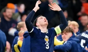 Scotland-s-Andrew-Robertson-celebrates-after-qualifying-for-the-2026-World-Cup-after-beating-Denmark-on-November-18-2025 Surat Mengharukan dari Istri Diogo Jota Bikin Andy Robertson Menangis Jelang Piala Dunia 2026