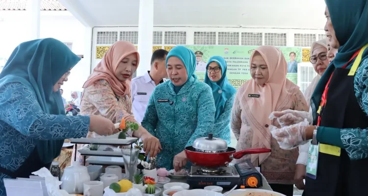 Kreatif Cegah Stunting, PKK Palembang Hadirkan Kue Ulang Tahun Berbahan Sarden hingga Steak Ikan Patin