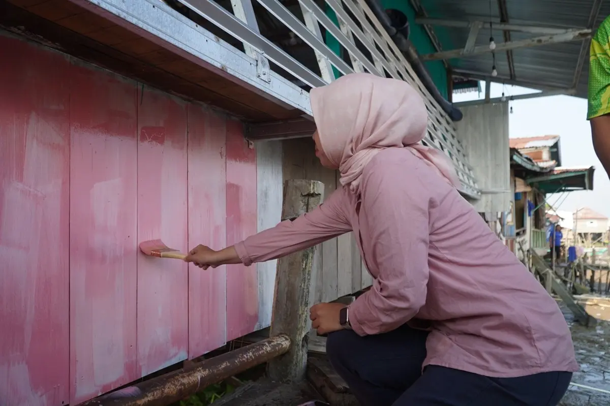 Sambut HUT Palembang ke-1343, Pemkot Percantik Tepian Sungai Musi Lewat Gerakan Pengecatan Rumah Warga