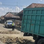 Gotong Royong Perbaiki Jalan Nasional di Sanga Desa, Bupati Toha Dorong Kolaborasi Percepat Penanganan Infrastruktur