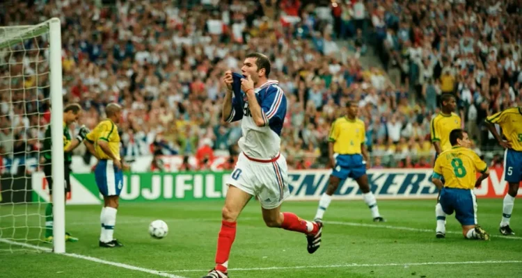 Zidane dan Dua Sundulan Bersejarah yang Hancurkan Brasil di Final Piala Dunia 1998